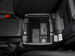 2015Ɏ EcoBoost 180 Ԅ\ g