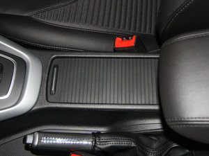 2015Ɏ EcoBoost 180 Ԅ\ g