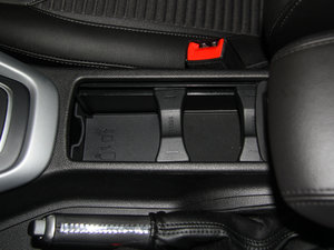 2015Ɏ EcoBoost 180 Ԅ\ g