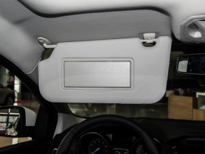 2015Ɏ EcoBoost 180 Ԅ\ g