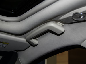 2015Ɏ EcoBoost 180 Ԅ\ g