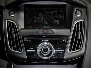 2015Ɏ EcoBoost 180 Ԅ\ {L