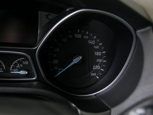 2015Ɏ EcoBoost 180 Ԅ\ п؅^