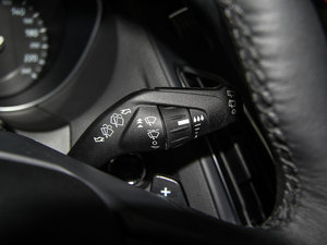 2015Ɏ EcoBoost 180 Ԅ\ п؅^