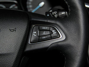 2015Ɏ EcoBoost 180 Ԅ\ п؅^