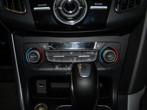 2015Ɏ EcoBoost 180 Ԅ\ {{