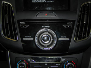 2015Ɏ EcoBoost 180 Ԅ\ {