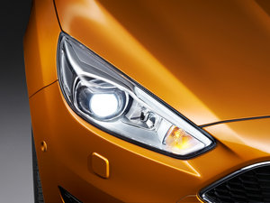 2015Ɏ EcoBoost 180 Ԅ\ ^