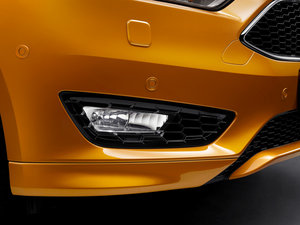 2015Ɏ EcoBoost 180 Ԅ\ ^