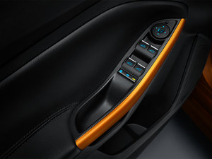 2015Ɏ EcoBoost 180 Ԅ\ п؅^