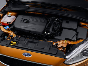 2015Ɏ EcoBoost 180 Ԅ\ 