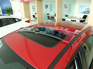 2015Ɏ EcoBoost 125 ԄӳL ^