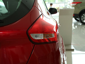 2015Ɏ EcoBoost 125 ԄӳL ^