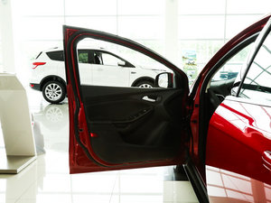 2015Ɏ EcoBoost 125 ԄӳL g