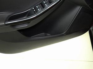 2015Ɏ EcoBoost 125 ԄӳL g