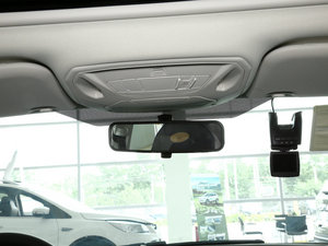 2015Ɏ EcoBoost 125 ԄӳL g