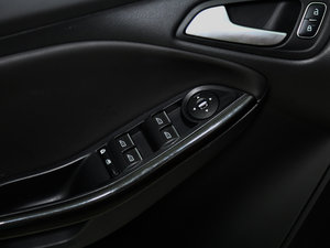 2015Ɏ EcoBoost 125 ԄӳL п؅^