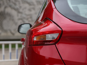 2015Ɏ EcoBoost 125 ԄӳL ^