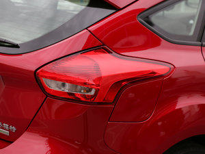 2015Ɏ EcoBoost 125 ԄӳL ^