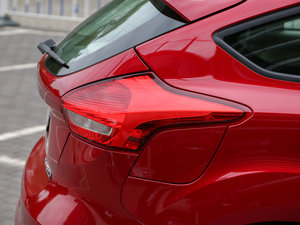 2015Ɏ EcoBoost 125 ԄӳL ^