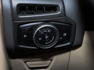 2015Ɏ EcoBoost 125 ԄӳL g