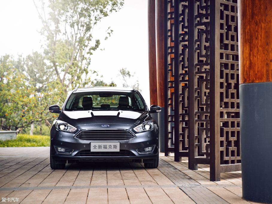 2015˹  EcoBoost 180 ԄŞ