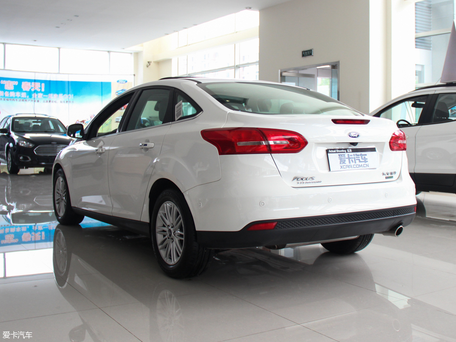 2015˹  EcoBoost 180 ԄŞ