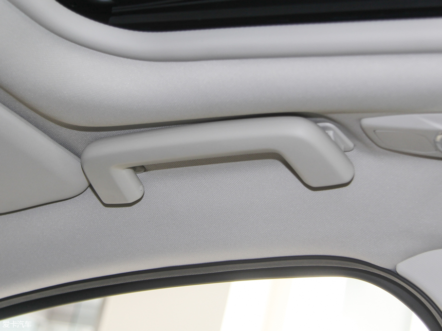 2015˹  EcoBoost 180 ԄŞ