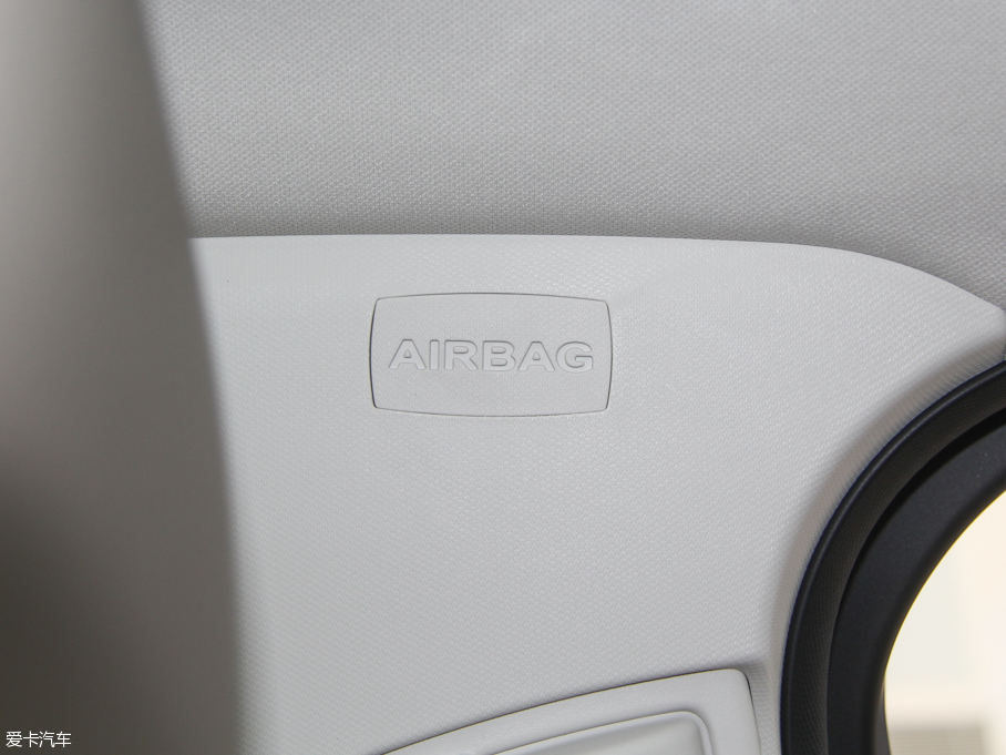 2015˹  EcoBoost 180 ԄŞ