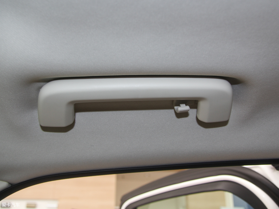 2015˹  EcoBoost 180 ԄŞ