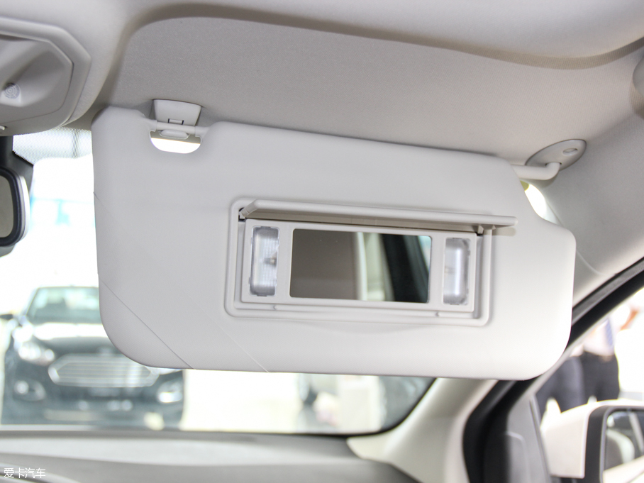 2015˹  EcoBoost 180 ԄŞ