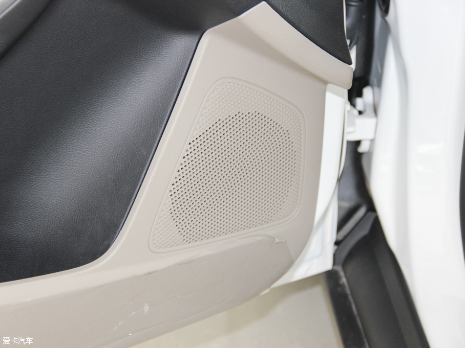 2015˹  EcoBoost 180 ԄŞ