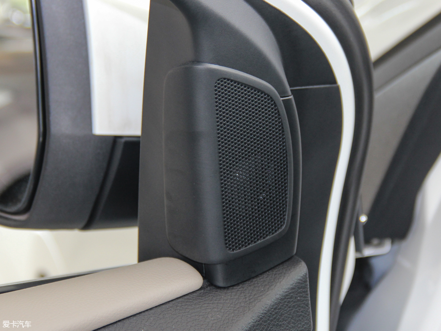 2015˹  EcoBoost 180 ԄŞ