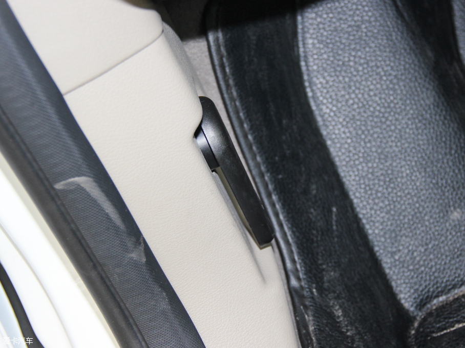 2015˹  EcoBoost 180 ԄŞ