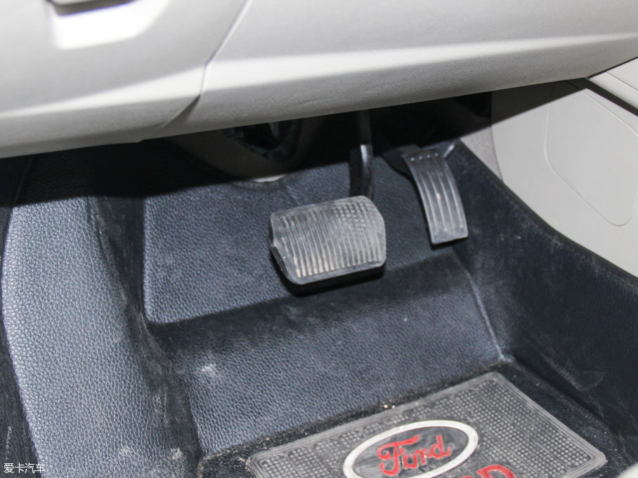 2015˹  EcoBoost 180 ԄŞ