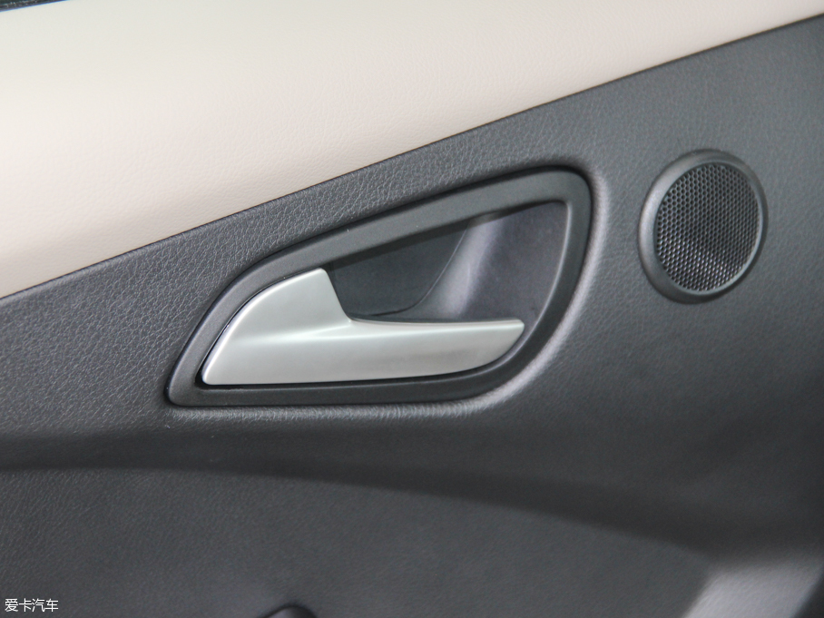 2015˹  EcoBoost 180 ԄŞ