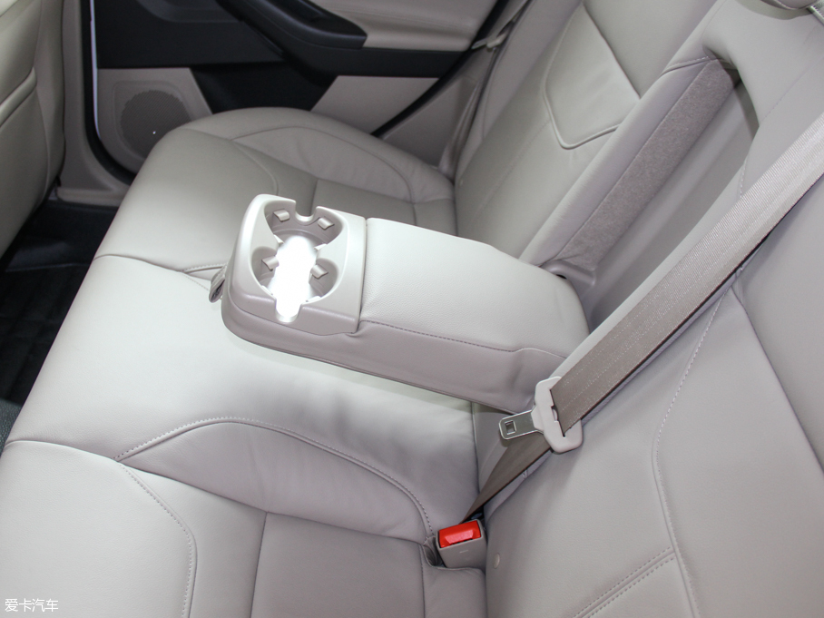 2015˹  EcoBoost 180 ԄŞ