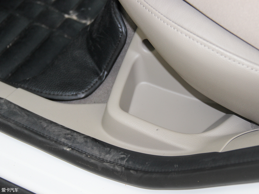 2015˹  EcoBoost 180 ԄŞ