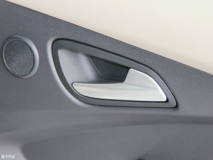 2015˹  EcoBoost 180 ԄŞ