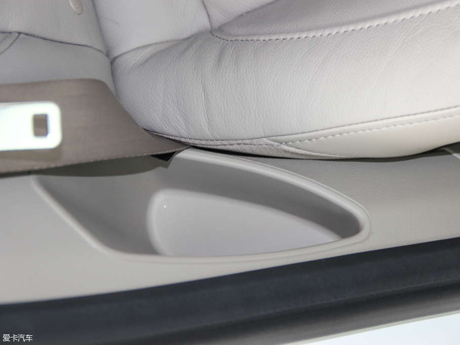 2015˹  EcoBoost 180 ԄŞ