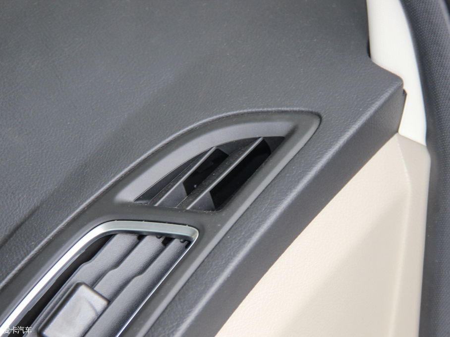 2015˹  EcoBoost 180 Ԅ(dng)Ş