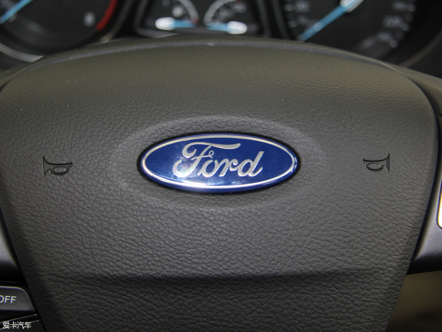 2015˹  EcoBoost 180 ԄŞ