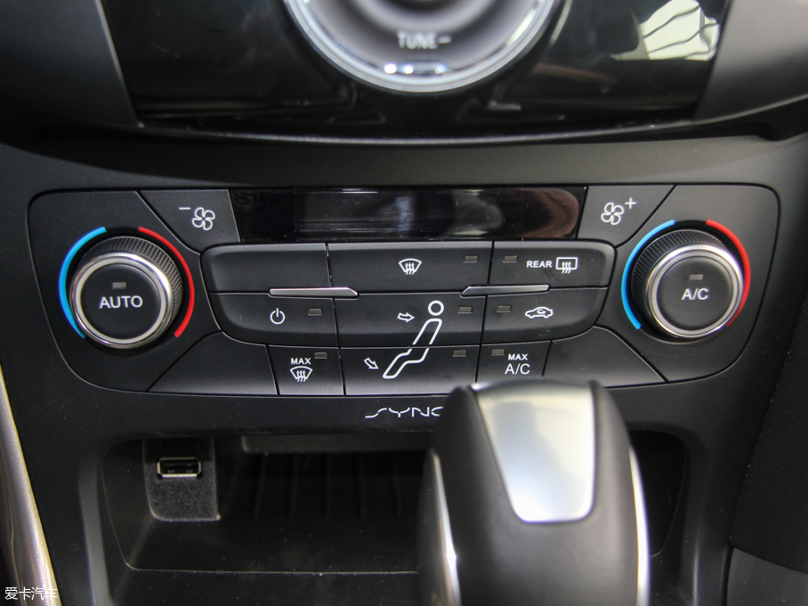 2015˹  EcoBoost 180 ԄŞ