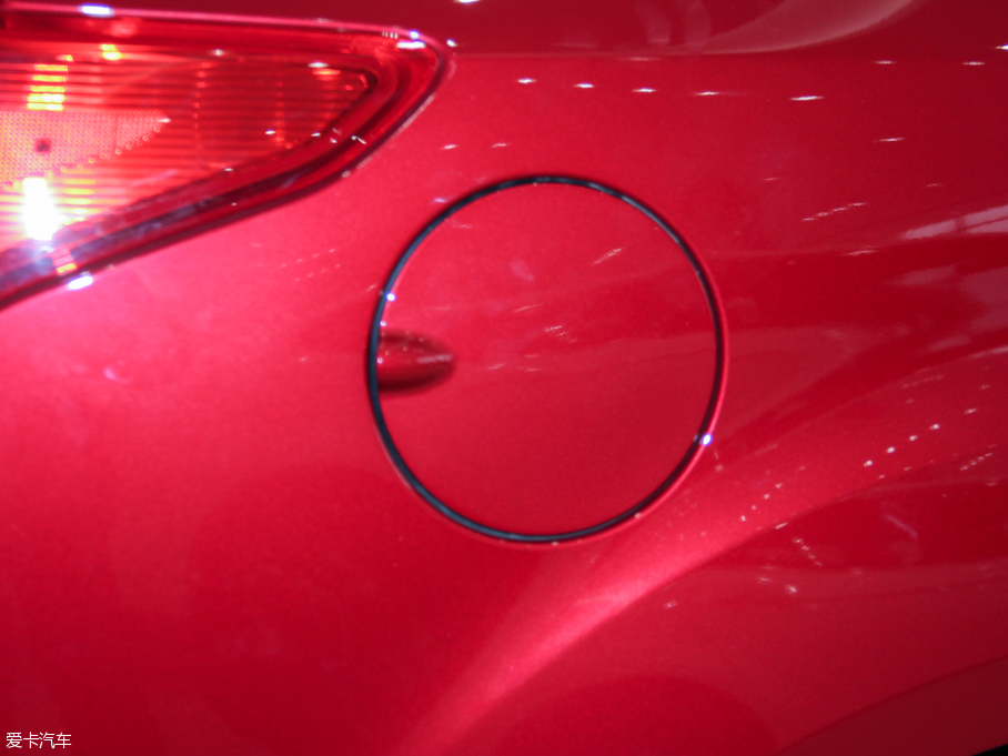 2015˹  EcoBoost 180 ԄӾӢ