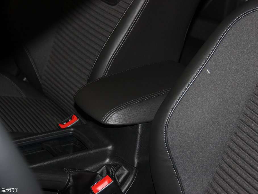 2015˹  EcoBoost 180 Ԅ(dng)Ӣ