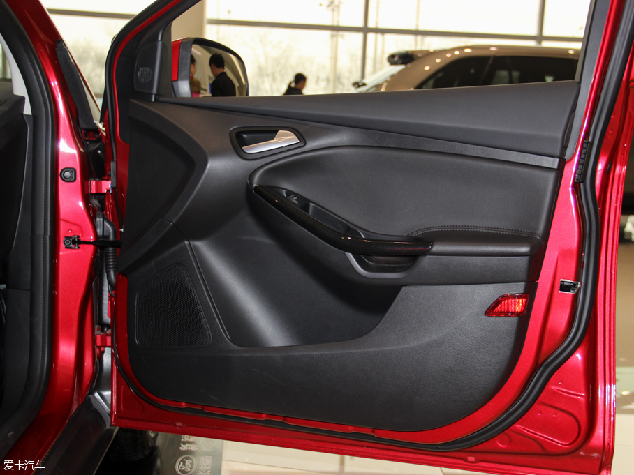 2015˹  EcoBoost 180 ԄӾӢ