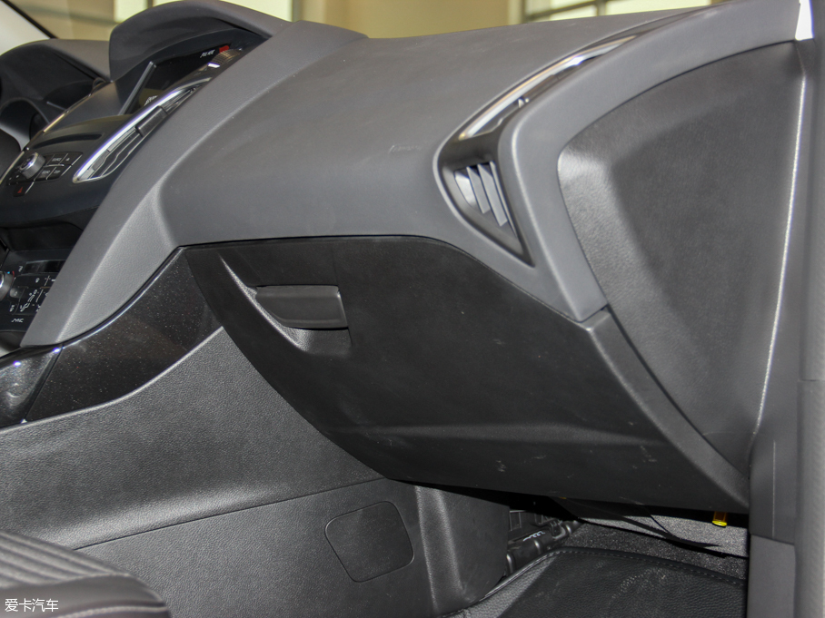 2015˹  EcoBoost 180 ԄӾӢ