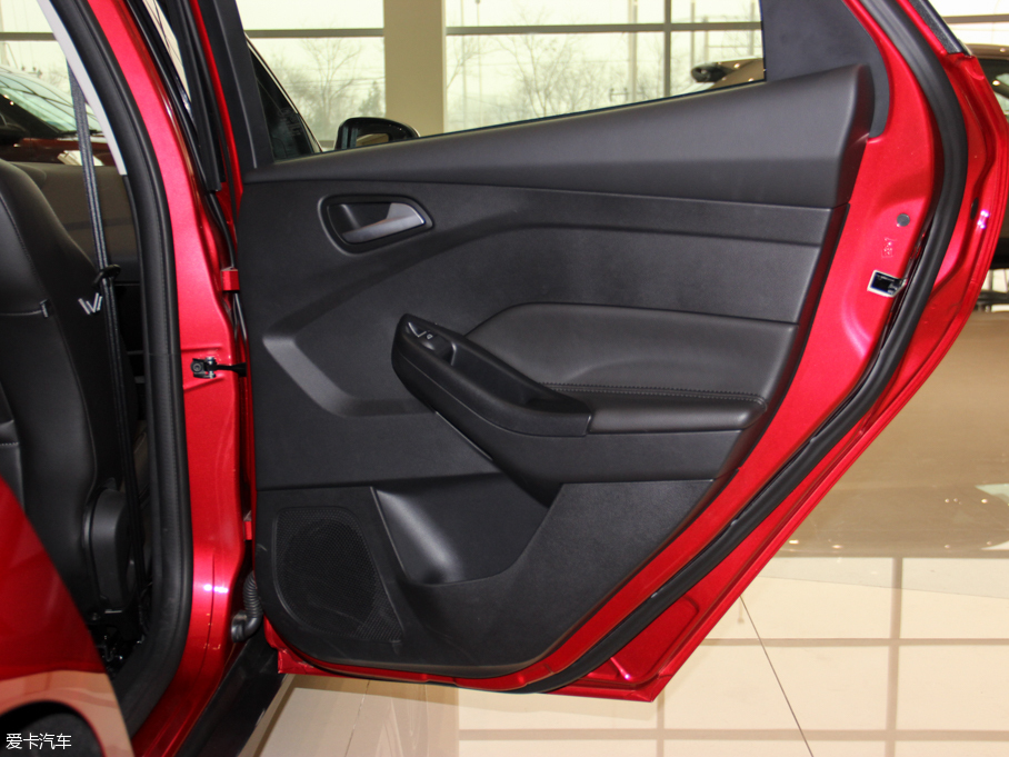 2015˹  EcoBoost 180 ԄӾӢ