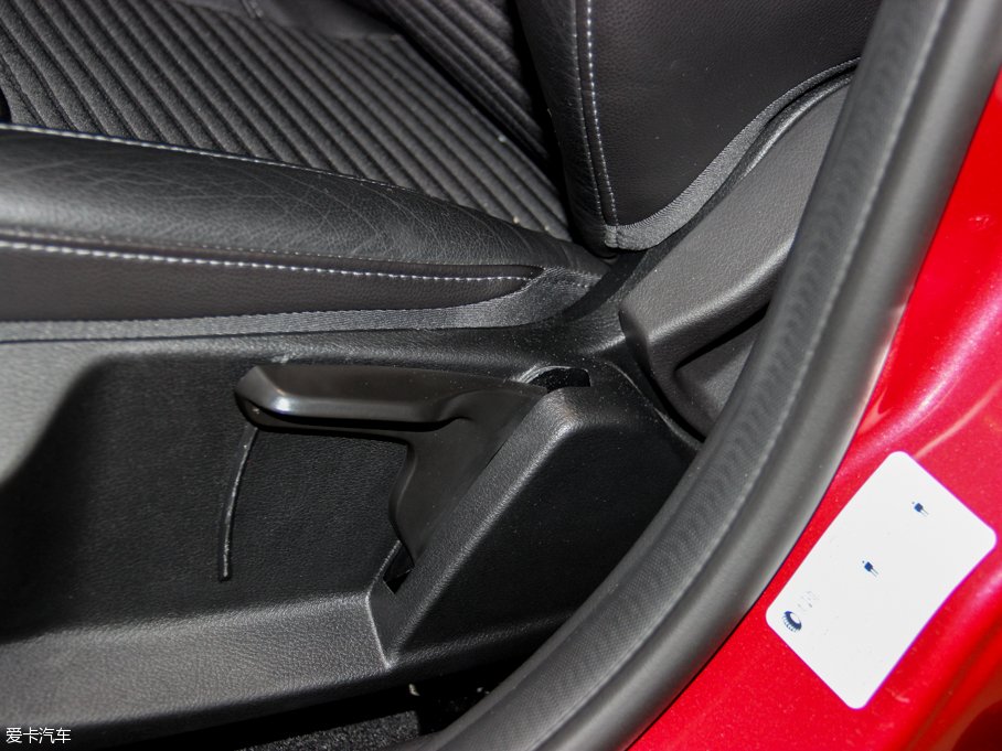 2015˹  EcoBoost 180 ԄӾӢ