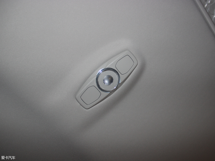 2015˹  EcoBoost 180 ԄӾӢ